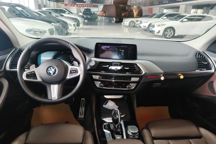 Used BMW X4 2021 xDrive 25i M Sport Package Center Console