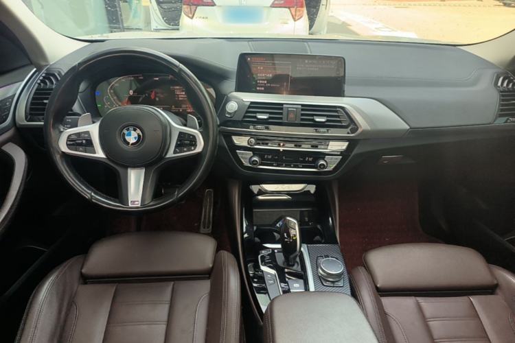 Used BMW X4 2021 xDrive 25i M Sport Package Center Console