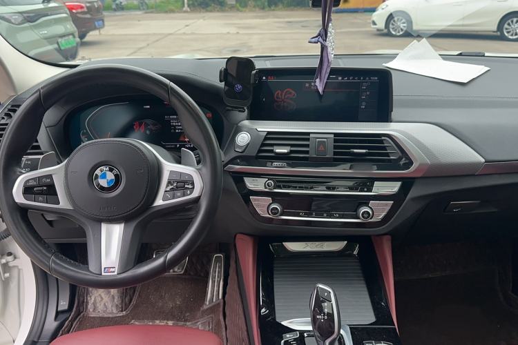 Used BMW X4 2021 xDrive 25i M Sport Package Center Console