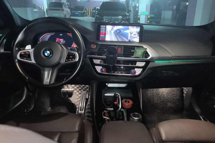Used BMW X4 2021 Restyled xDrive 25i M Sport Night Edition Package Center Console