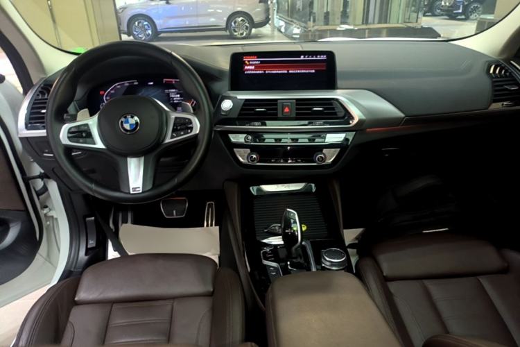 Used BMW X4 2021 xDrive 25i M Sport Package Center Console