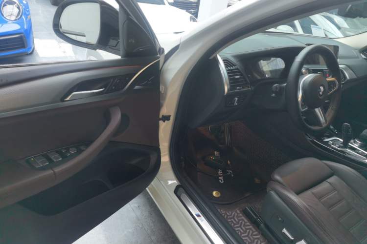 Used BMW X4 2021 xDrive 25i M Sport Package Driver Seat