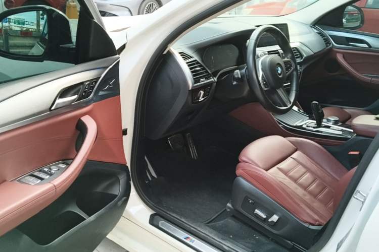 Used BMW X4 2021 xDrive 25i M Sport Package Driver Seat