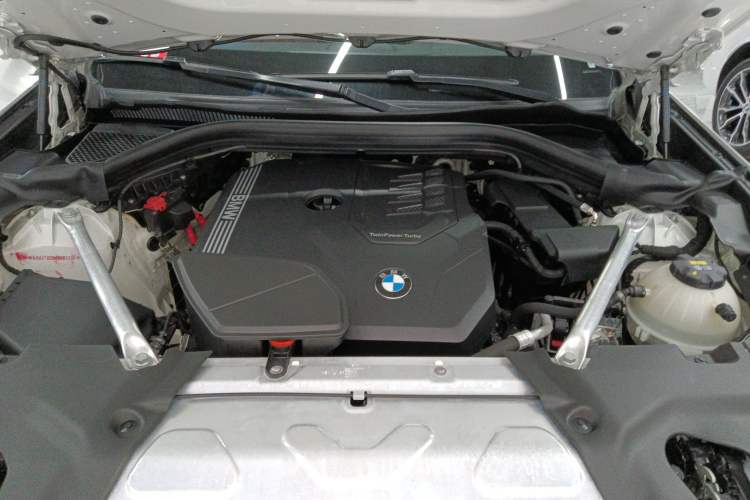 Used BMW X4 2021 Restyled xDrive 25i M Sport Night Edition Package Engine Bay