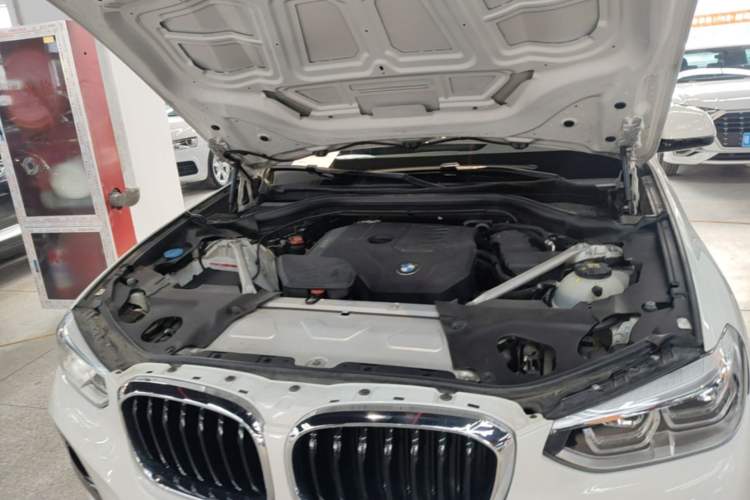 Used BMW X4 2021 xDrive 25i M Sport Package Engine Bay