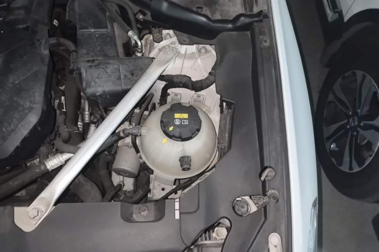 Used BMW X4 2021 Restyled xDrive 25i M Sport Night Edition Package Engine Bay Left