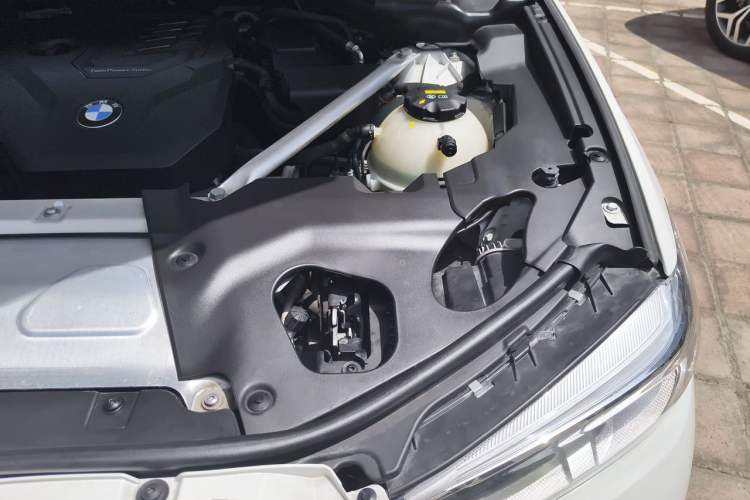 Used BMW X4 2021 xDrive 25i M Sport Package Engine Bay Left
