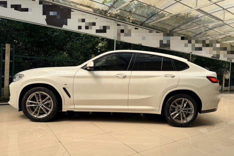 Used BMW X4 2021 xDrive 25i M Sport Package Exterior 2