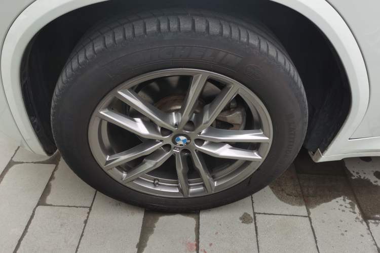Used BMW X4 2021 xDrive 25i M Sport Package Exterior 2