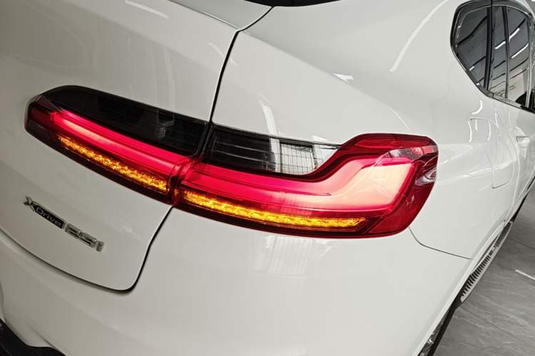 Used BMW X4 2021 xDrive 25i M Sport Package Exterior 3