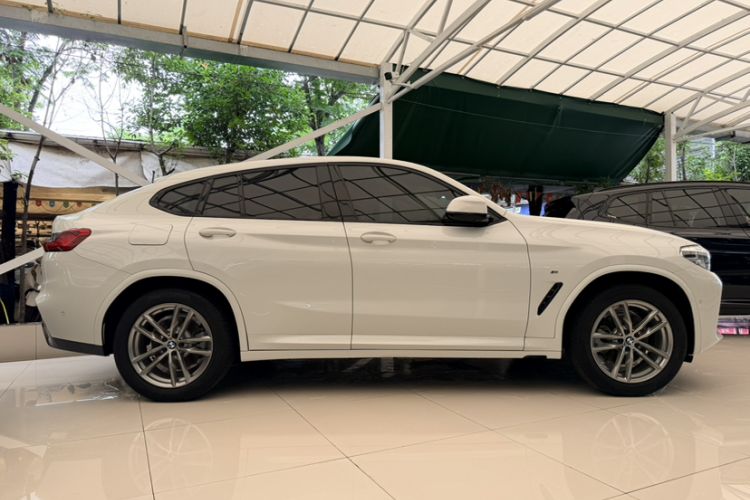 Used BMW X4 2021 xDrive 25i M Sport Package Exterior 5