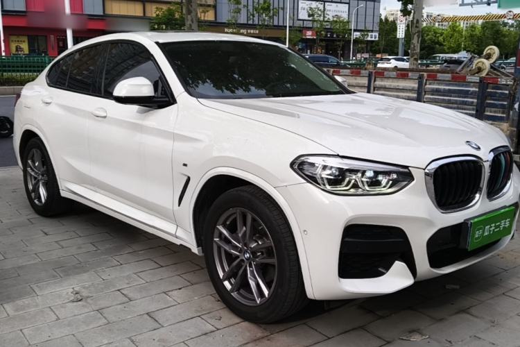 Used BMW X4 2021 xDrive 25i M Sport Package Front Right 45 Deg