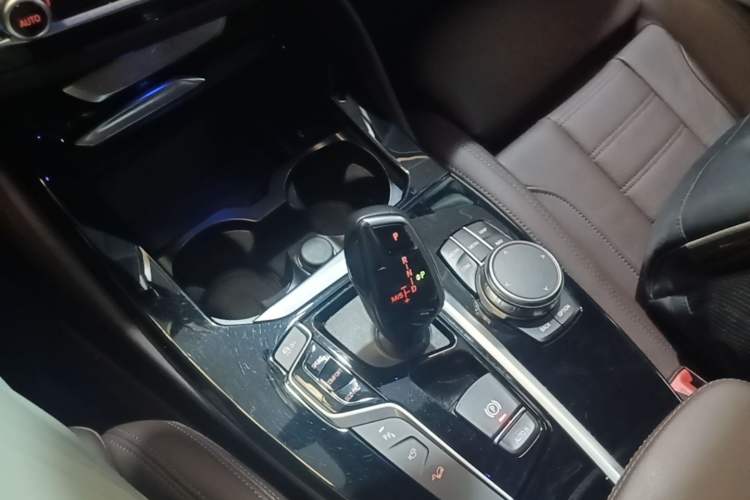 Used BMW X4 2021 xDrive 25i M Sport Night Edition package Gear Lever