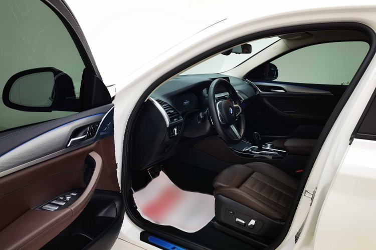 Used BMW X4 2021 Restyled xDrive 25i M Sport Package Interior 1