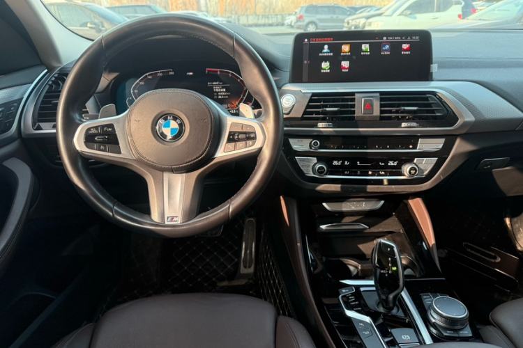 Used BMW X4 2021 xDrive 25i M Sport Package Interior 2