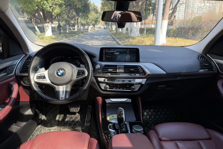 Used BMW X4 2021 xDrive 25i M Sport Package Interior 3