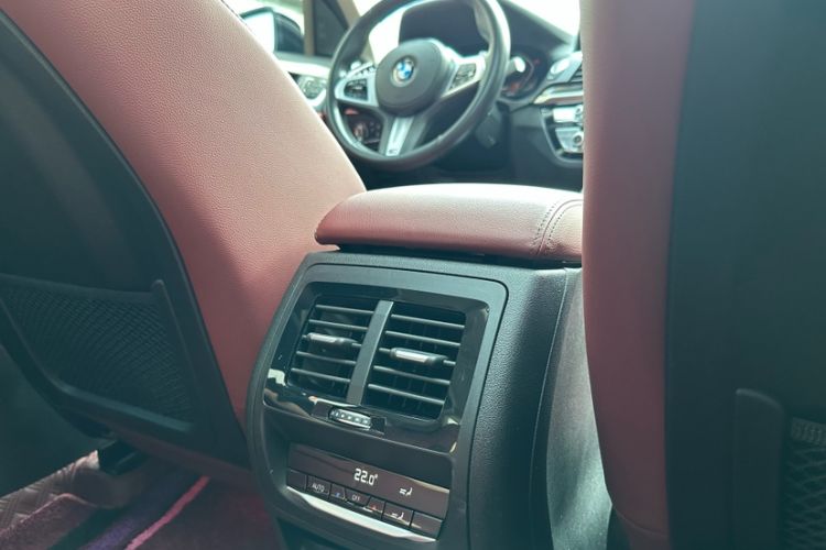 Used BMW X4 2021 Restyled xDrive 25i M Sport Package Interior 4