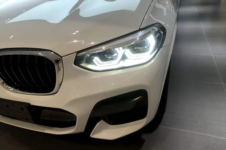 Used BMW X4 2021 xDrive 25i M Sport Package Left Front Headlight