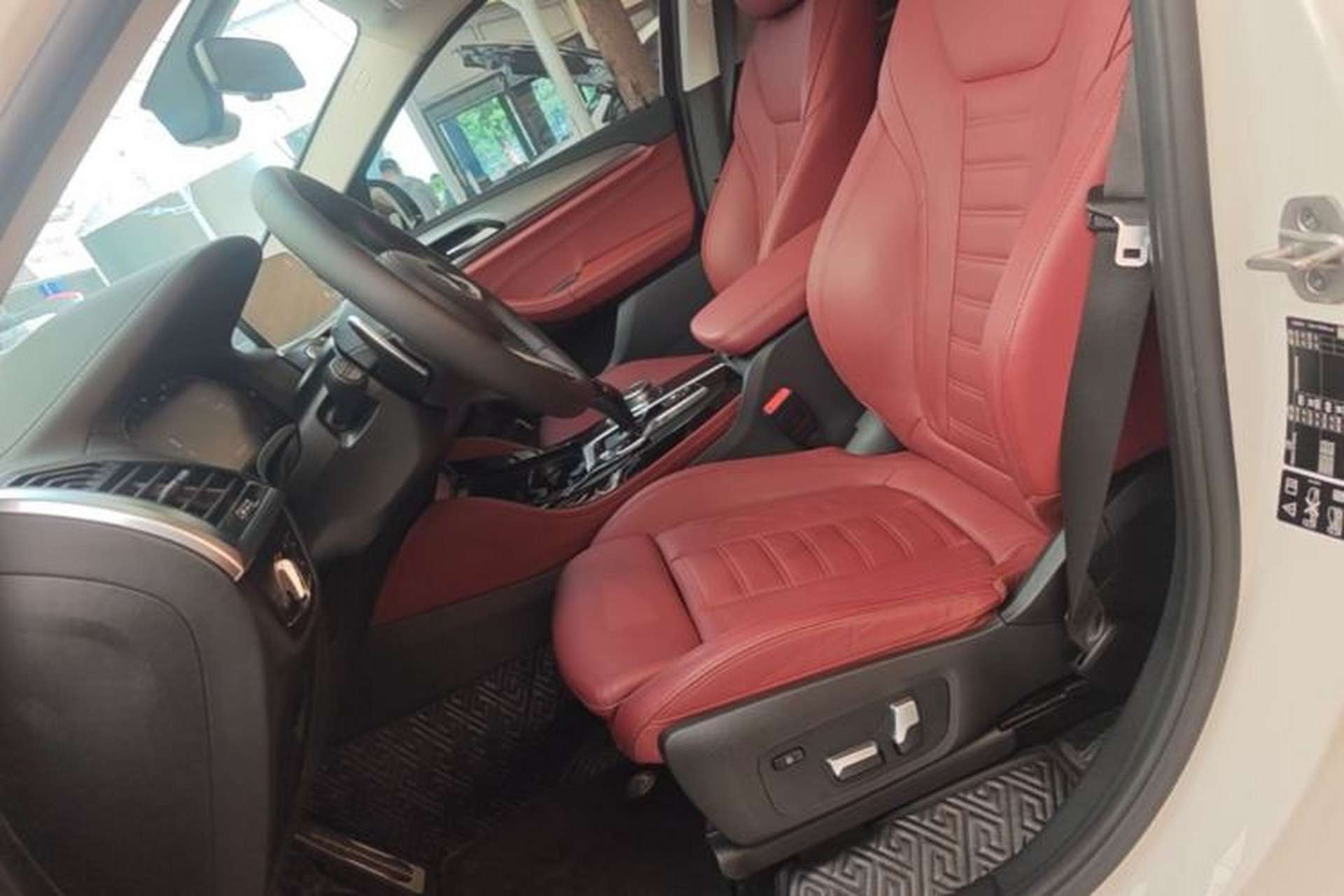 Used BMW X4 2021 xDrive 25i M Sport Package Left Front Seat