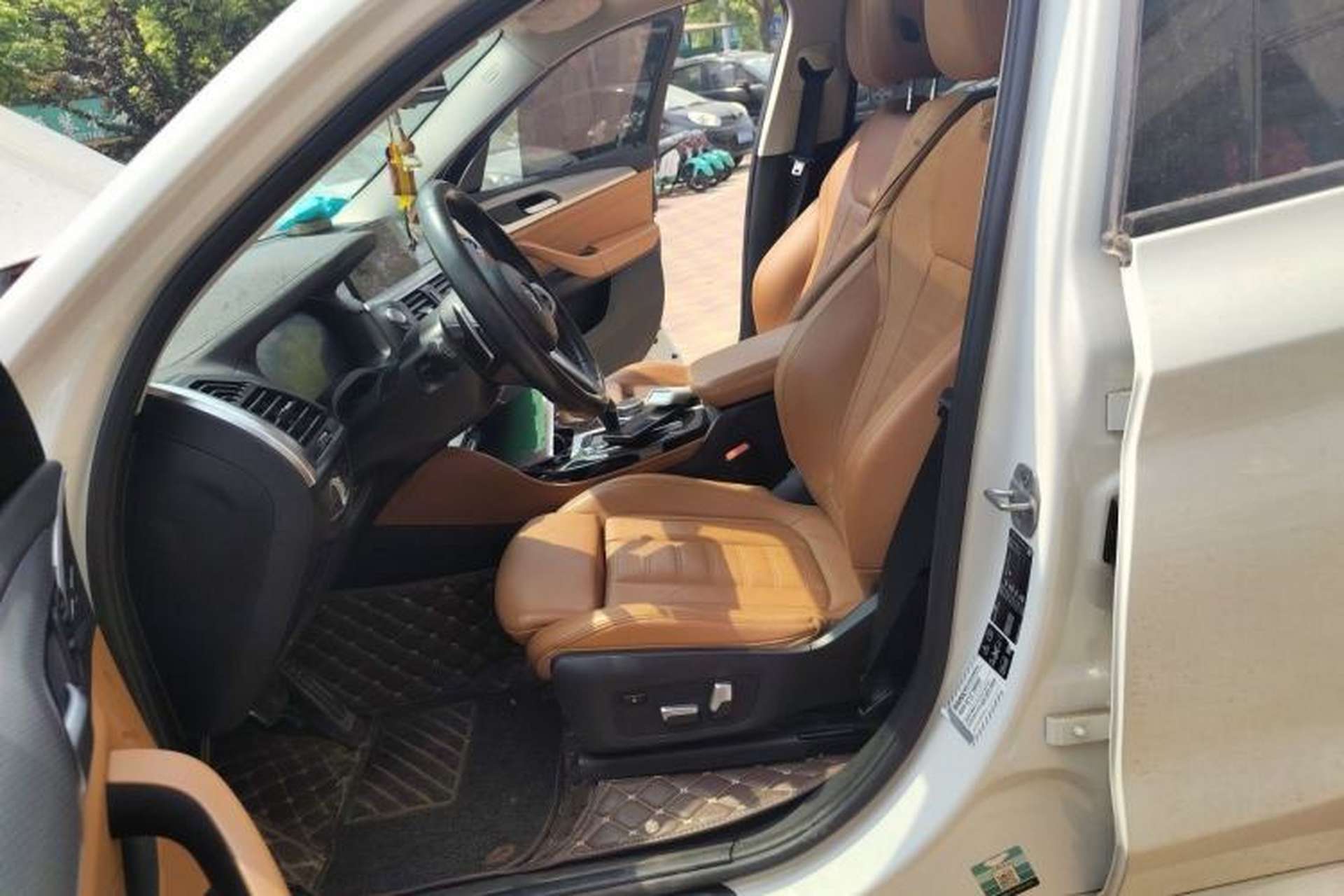 Used BMW X4 2021 xDrive 25i M Sport Package Left Front Seat