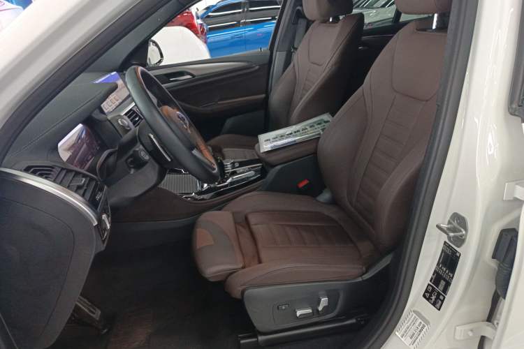Used BMW X4 2021 xDrive 25i M Sport Night Edition package Left Front Seat