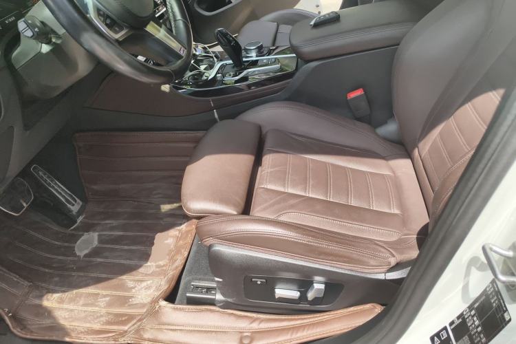 Used BMW X4 2021 xDrive 25i M Sport Package Left Front Seat