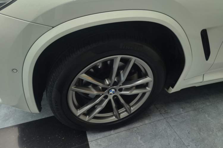 Used BMW X4 2021 xDrive 25i M Sport Package Left Front Wheel Hub