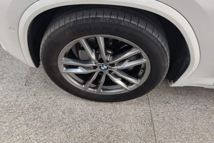 Used BMW X4 2021 xDrive 25i M Sport Package Left Front Wheel Hub