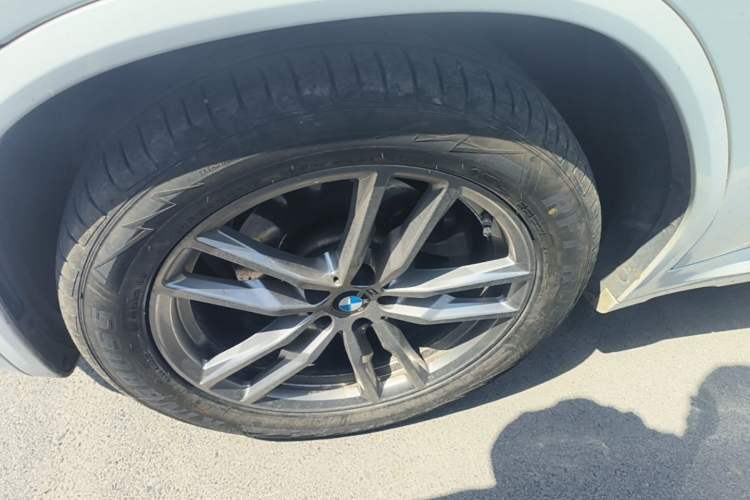Used BMW X4 2021 xDrive 25i M Sport Package Left Front Wheel Hub