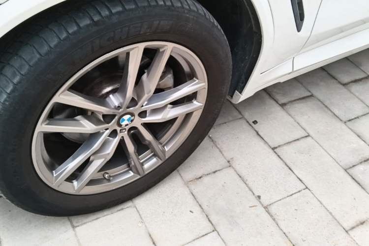 Used BMW X4 2021 xDrive 25i M Sport Package Left Front Wheel Hub