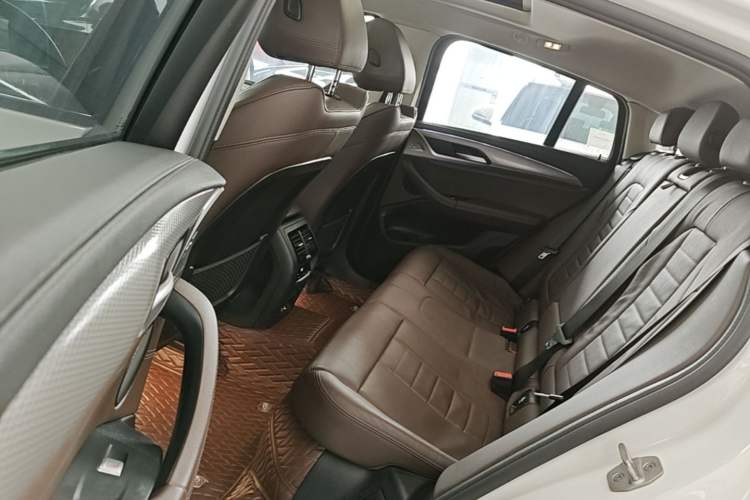 Used BMW X4 2021 xDrive 25i M Sport Package Left Rear Seat