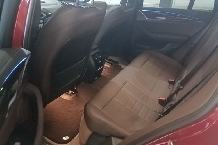 Used BMW X4 2021 xDrive 25i M Sport Night Edition package Left Rear Seat