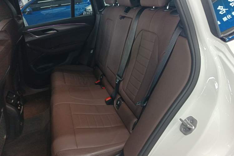 Used BMW X4 2021 xDrive 25i M Sport Night Edition package Left Rear Seat