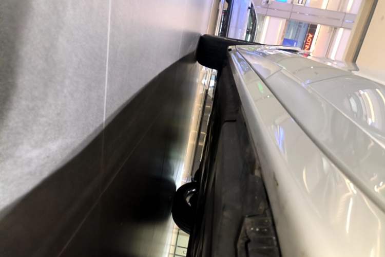 Used BMW X4 2021 xDrive 25i M Sport Package Left Side Sill