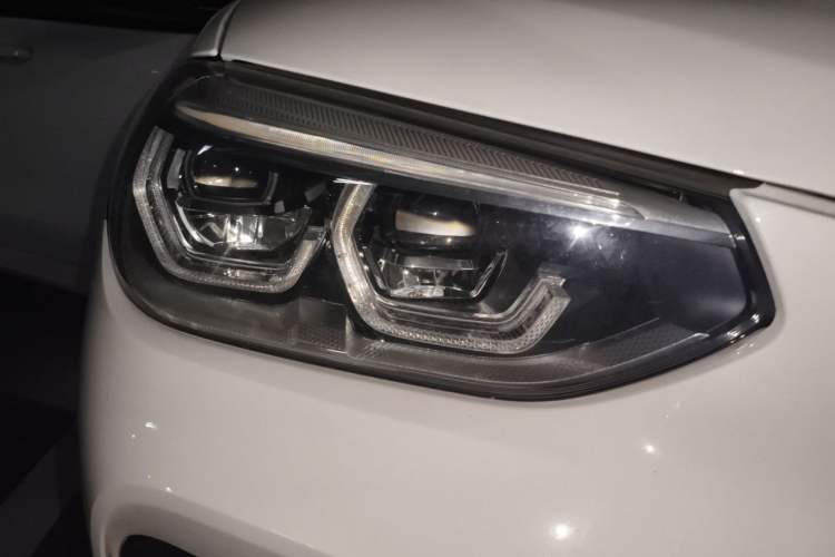 Used BMW X4 2021 xDrive 25i M Sport Night Edition package Right Front Headlight