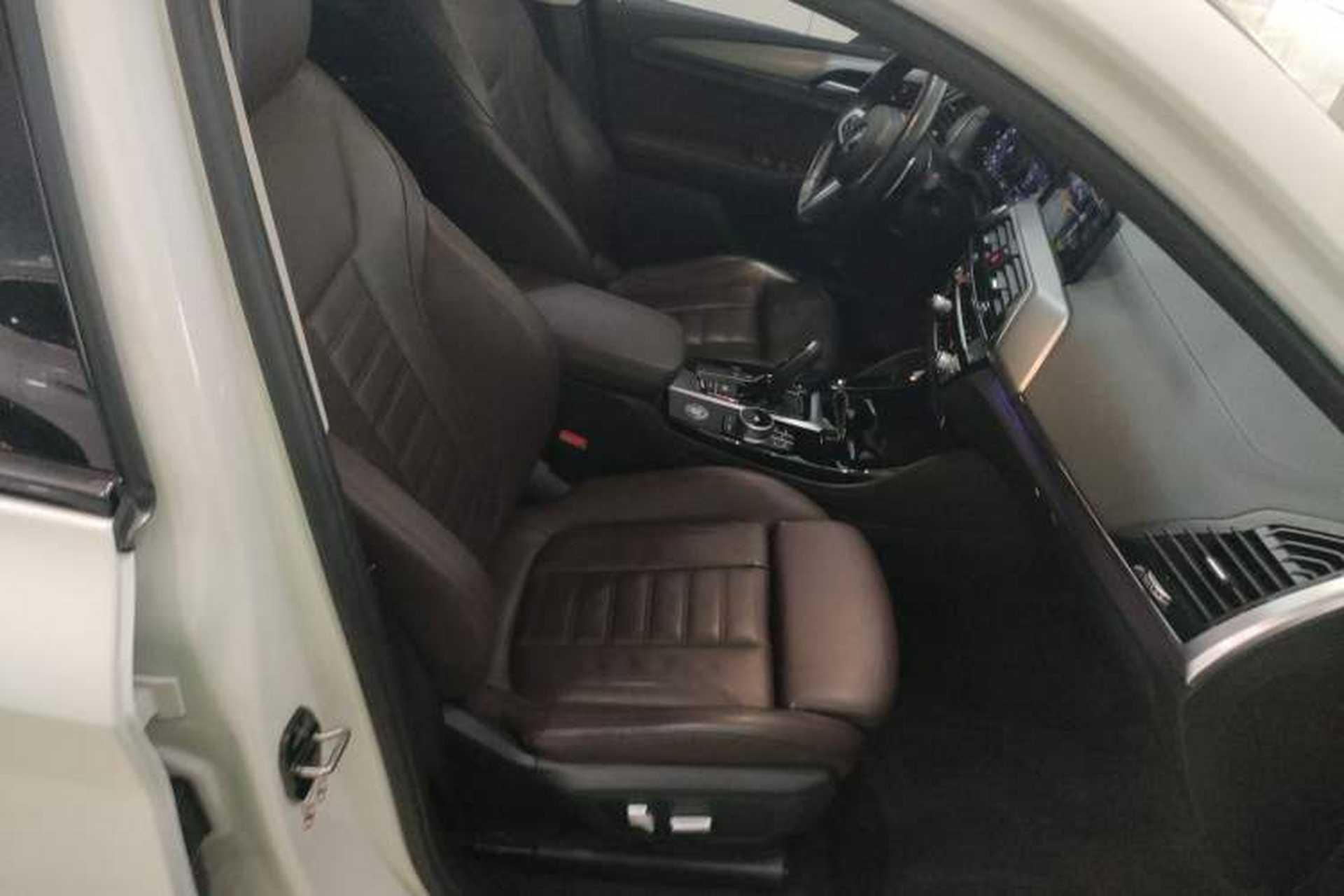 Used BMW X4 2021 Restyled xDrive 25i M Sport Package Right Front Seat
