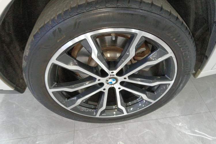 Used BMW X4 2021 Restyled xDrive 25i M Sport Night Edition Package Right Rear Wheel Hub