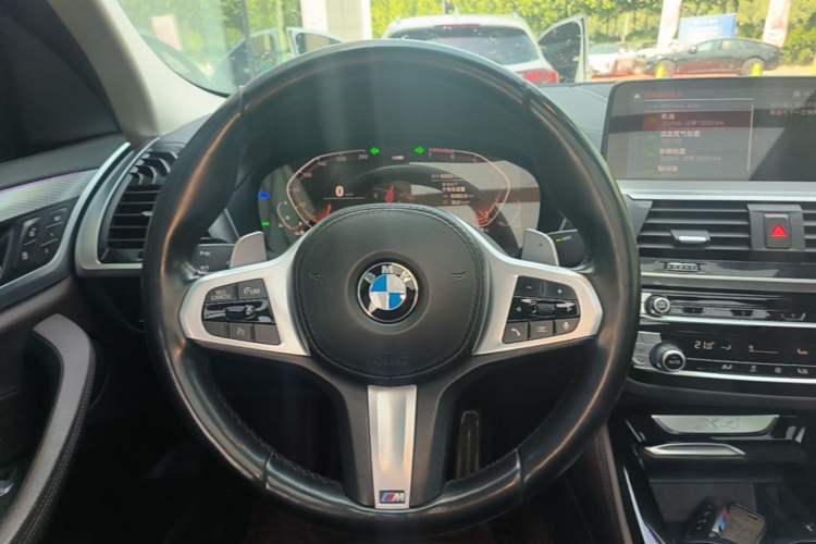 Used BMW X4 2021 xDrive 25i M Sport Package Steering Wheel