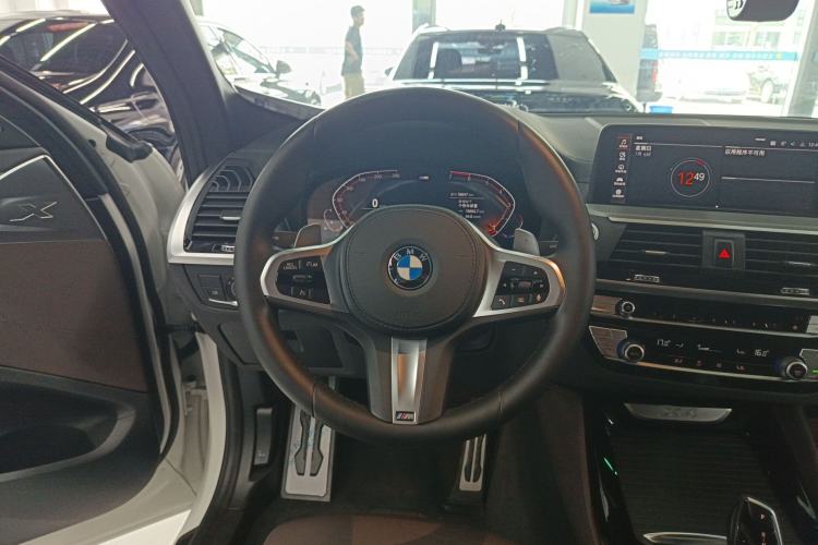 Used BMW X4 2021 xDrive 25i M Sport Night Edition package Steering Wheel