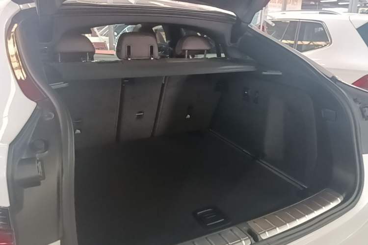 Used BMW X4 2021 xDrive 25i M Sport Night Edition package Trunk
