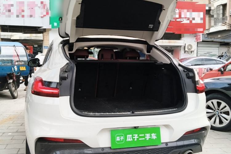 Used BMW X4 2021 xDrive 25i M Sport Package Trunk
