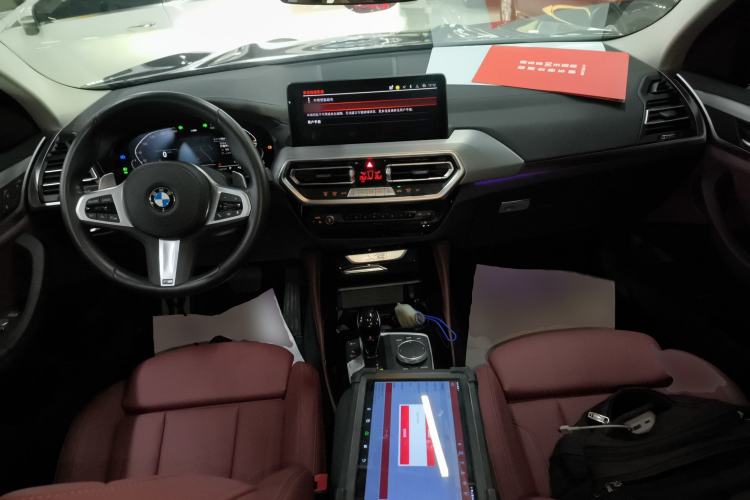 Used BMW X4 2022 xDrive 25i M Sport Package Center Console