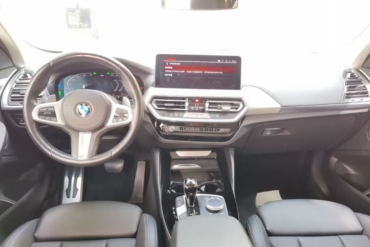 Used BMW X4 2022 xDrive 25i M Sport Package Center Console