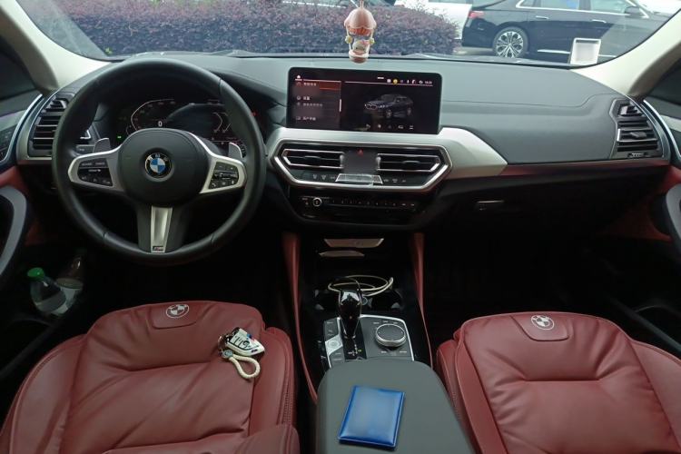 Used BMW X4 2022 xDrive 25i M Sport Package Center Console