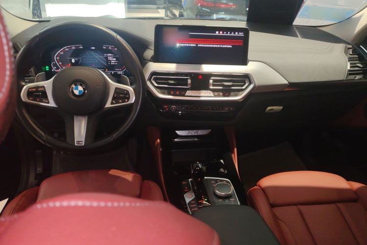 Used BMW X4 2022 xDrive 25i M Sport Package Center Console