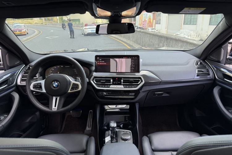 Used BMW X4 2022 M40i Center Console