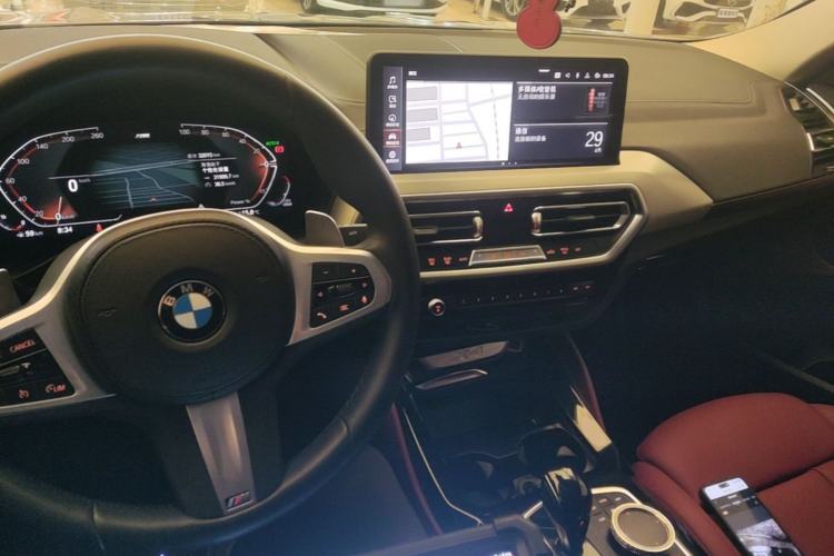 Used BMW X4 2022 xDrive 25i M Sport Package Center Console