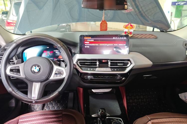 Used BMW X4 2022 xDrive 25i M Sport Package Center Console