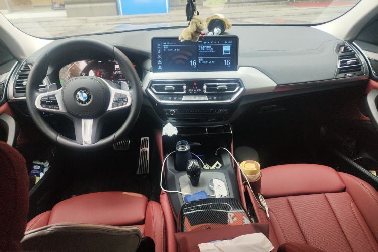Used BMW X4 2022 xDrive 25i M Sport Package Center Console
