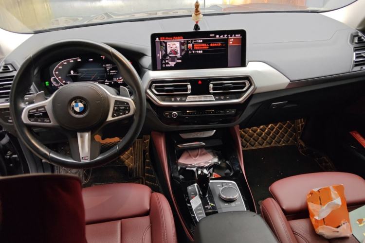 Used BMW X4 2022 xDrive 25i M Sport Package Center Console